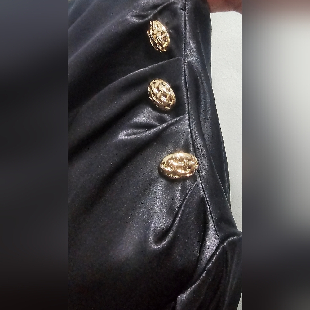 Daisysilk Women's Mock Neck Black Silk Blouse Gold Button Accent SZ Large NWOT - Picture 7 of 12